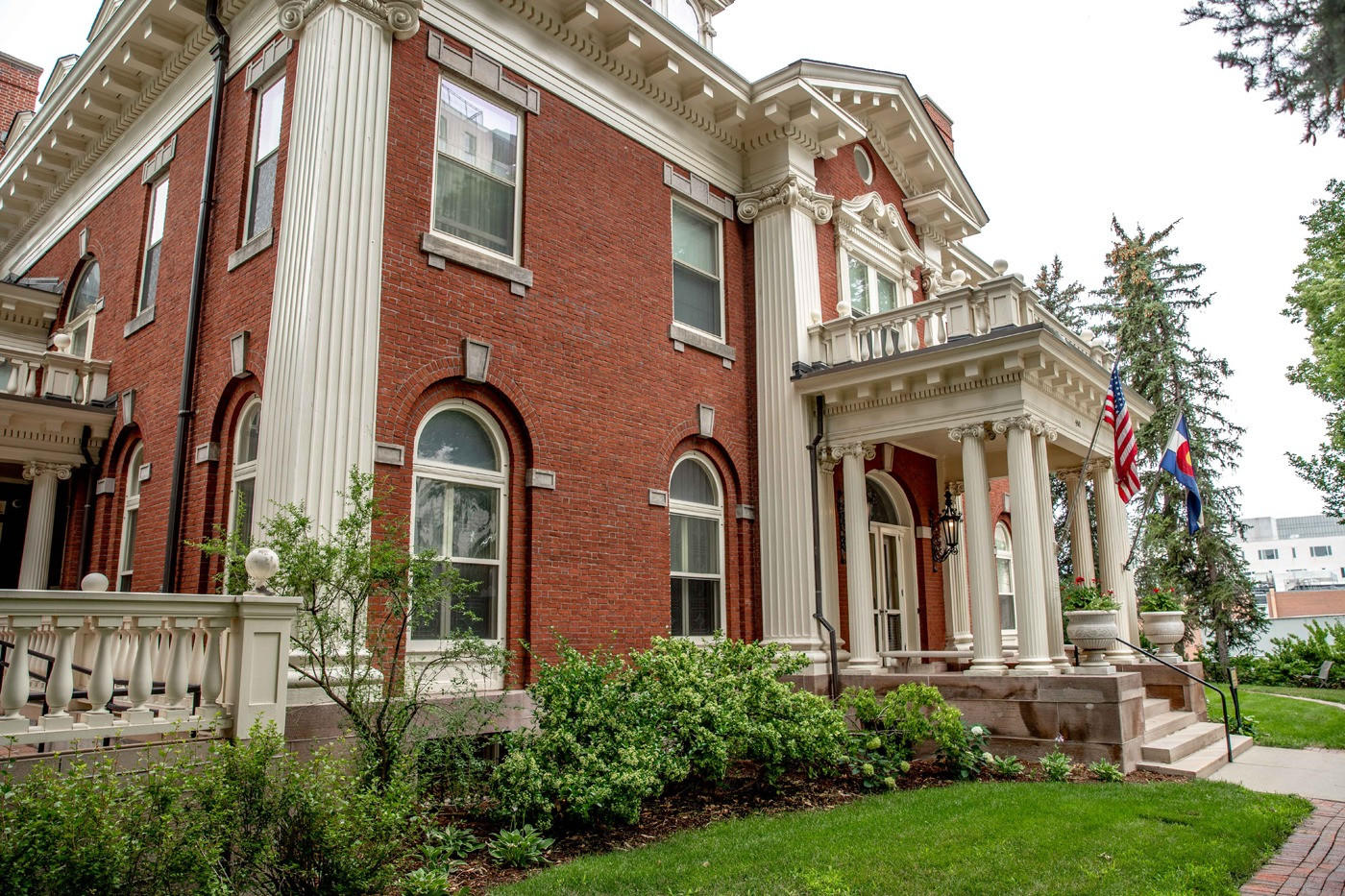 Governor's Residence main entrance from the side view
